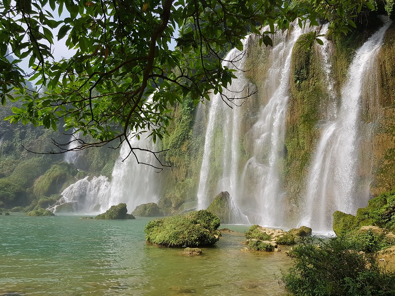 The majestic beauty of Ban Gioc waterfall