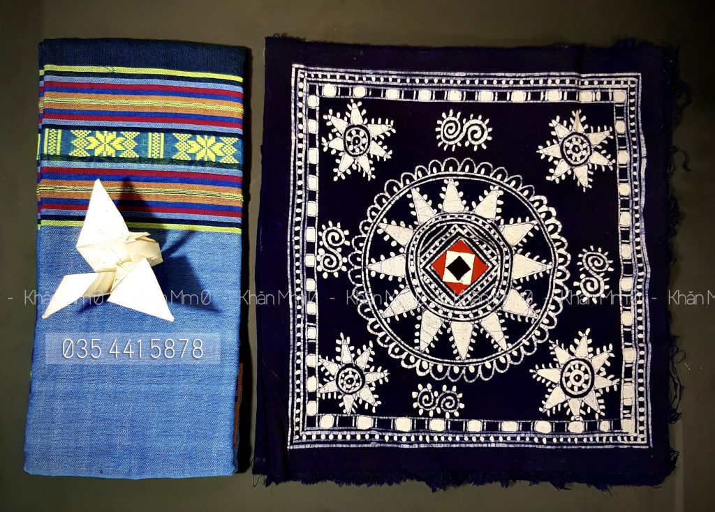 khăn trải bàn thổ cẩm