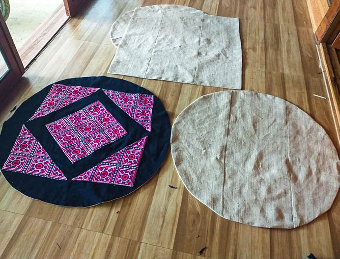 Có thể làm khăn trải chỗ ngồi