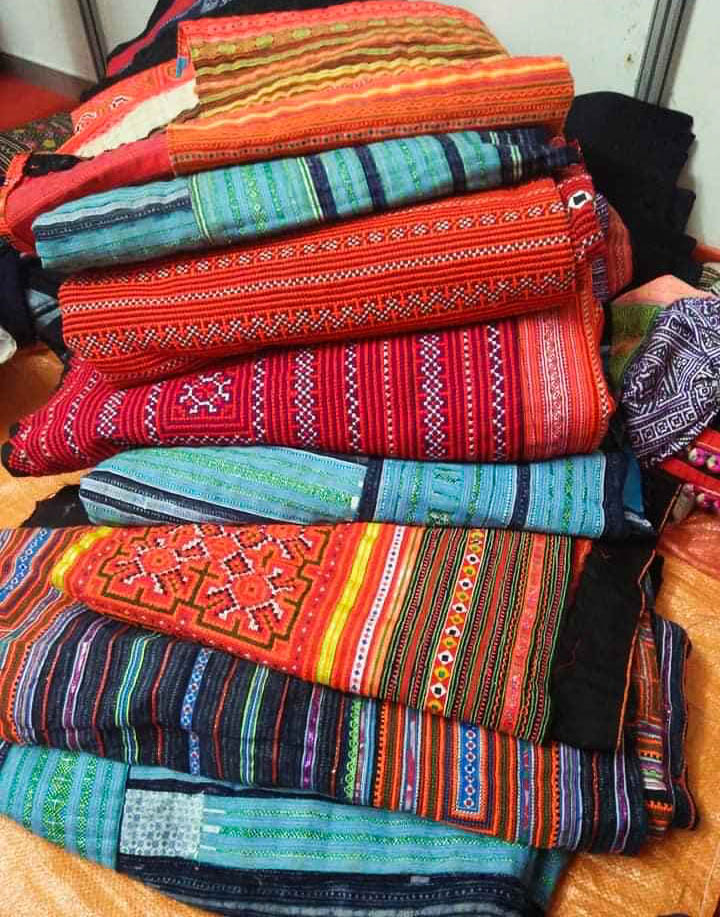 Một số lấy làm váy thổ cẩm