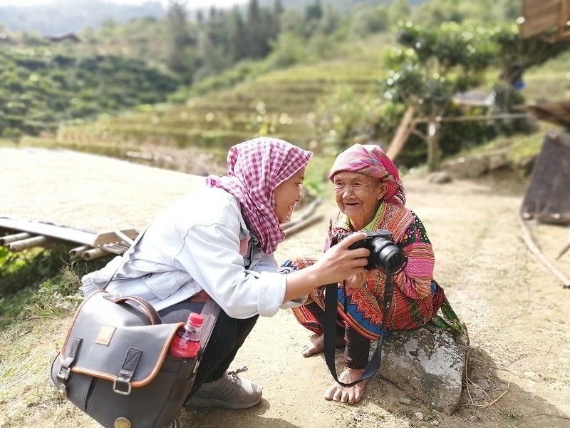 Một cụ bà người mông ở tây côn lĩnh