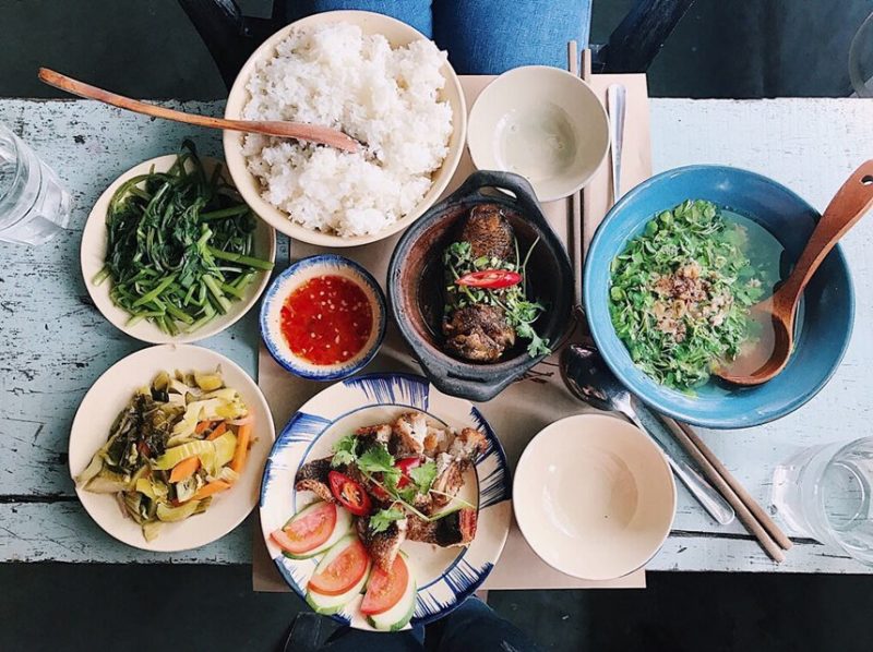 quán cơm bà Tú Lan
