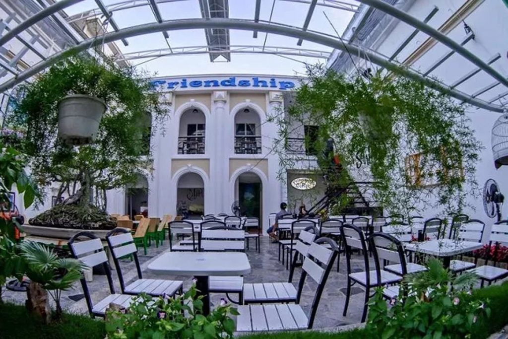 Frienship cafe mang hơi thở tươi mới