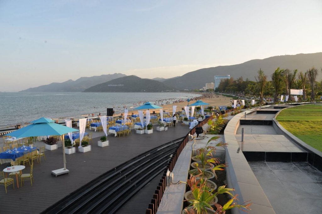 cafe view biển cực kỳ đẹp