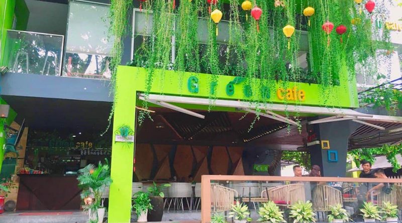 phủ xanh toàn khuôn viên