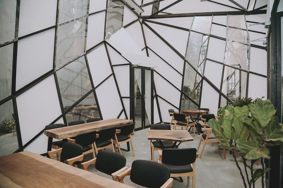 bàn ghế sang trọng hiện đại