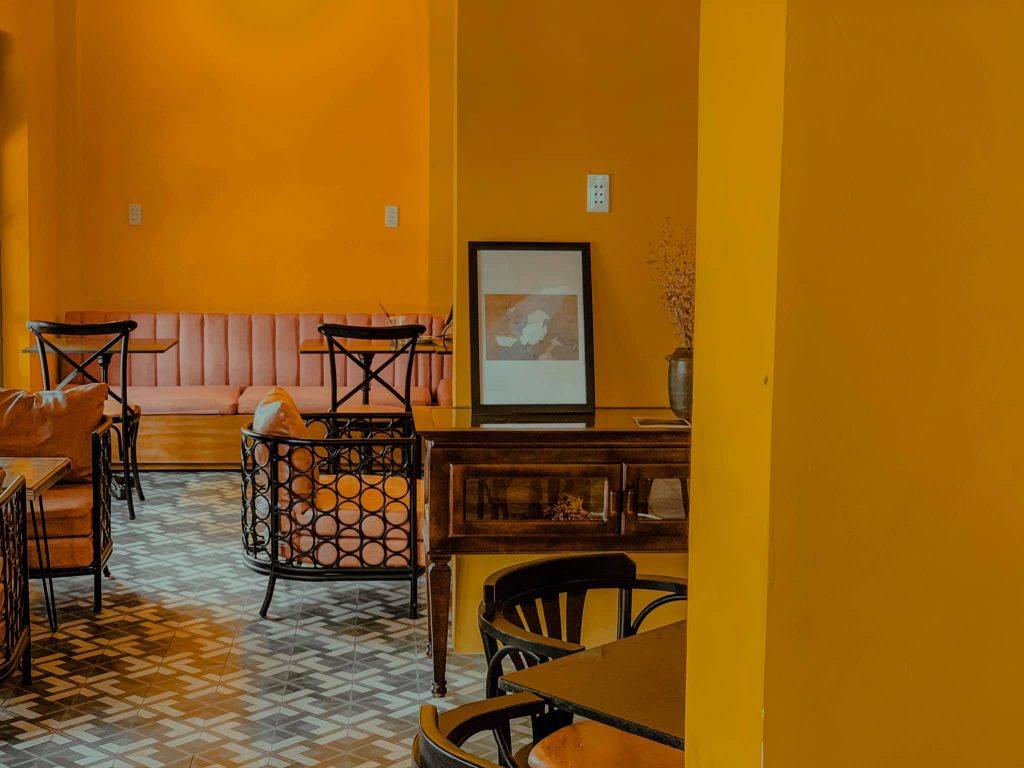 gam màu vàng hội an