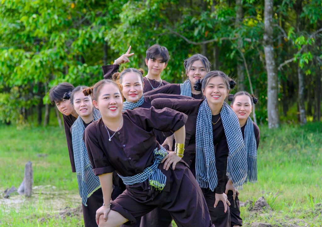 du lịch miền tây mặc gì cho đẹp