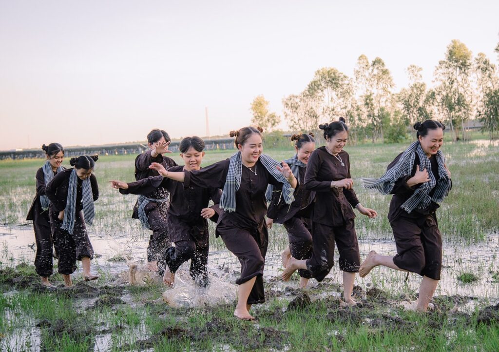 du lịch miền tây mặc gì cho đẹp