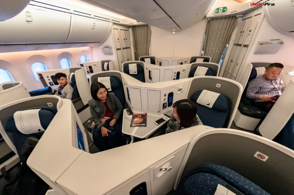 vé máy bay hạng thương gia