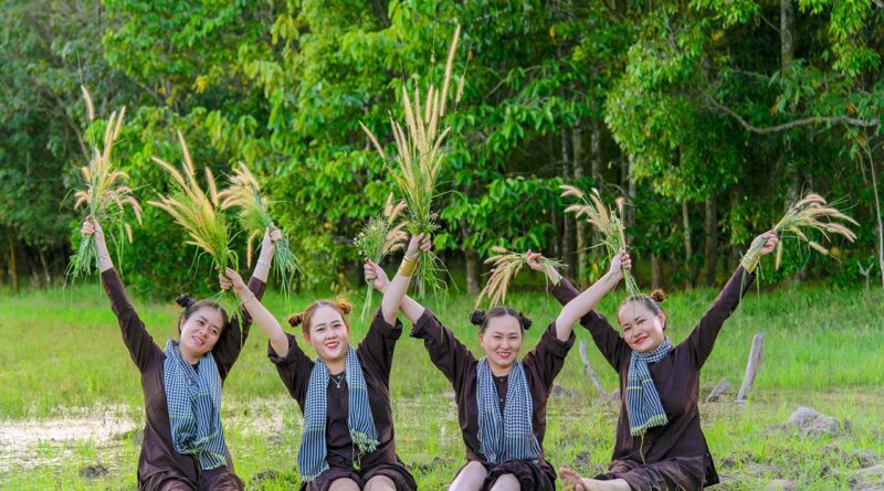 du lịch miền tây mặc gì cho đẹp